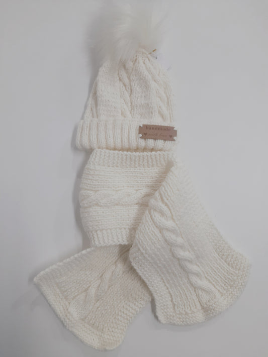 Cappellino + sciarpa in lana