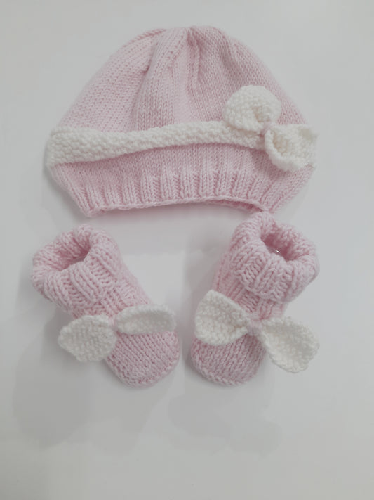 Cappellino + scarpine in lana